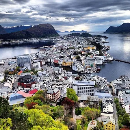 Hellegata 5 - In The Heart Of Alesund
