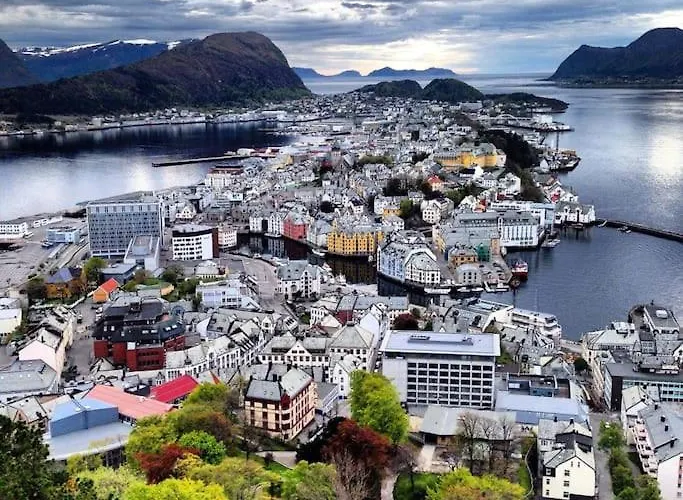Hellegata 5 - In The Heart Of Ålesund